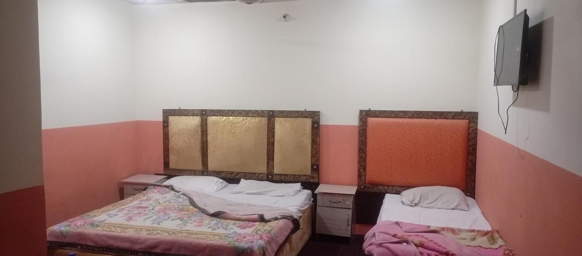 New Pak Royal Hotel Лахор Екстер'єр фото