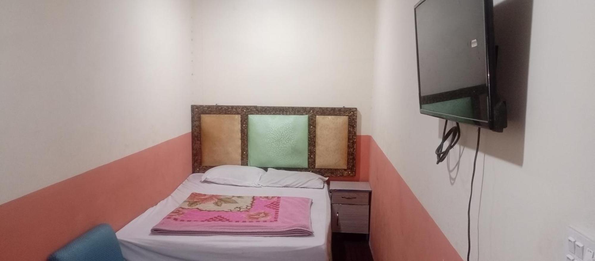 New Pak Royal Hotel Лахор Екстер'єр фото