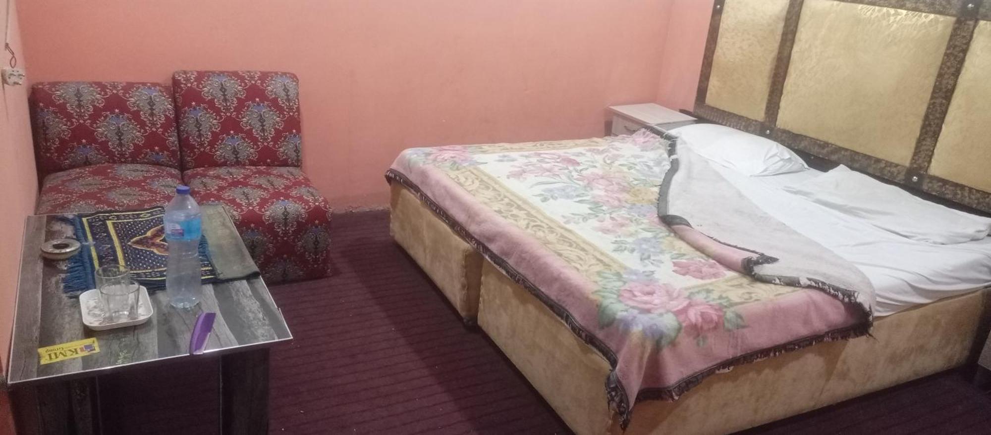 New Pak Royal Hotel Лахор Екстер'єр фото