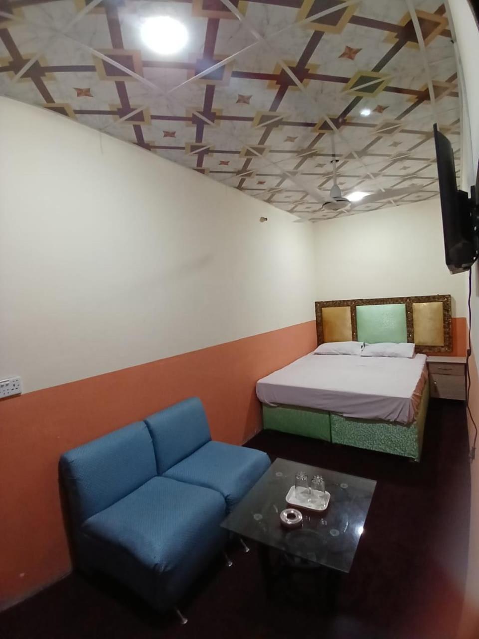 New Pak Royal Hotel Лахор Екстер'єр фото