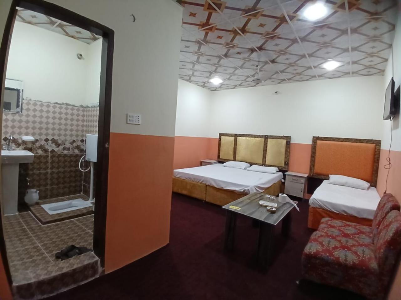 New Pak Royal Hotel Лахор Екстер'єр фото